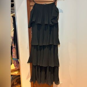 Black Ruffle dress 🖤